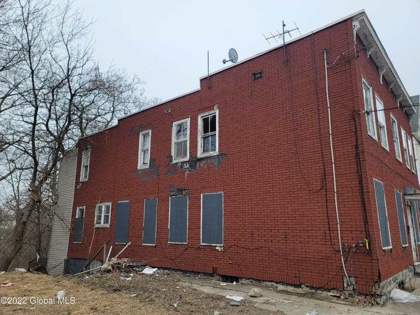 820 Strong Street, Schenectady, NY 12307, photo 3