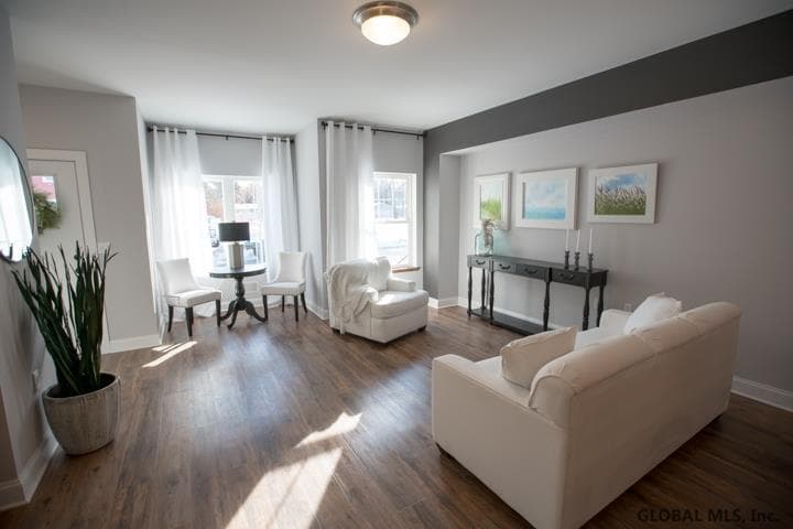 1143 Barrett Street, photo 5