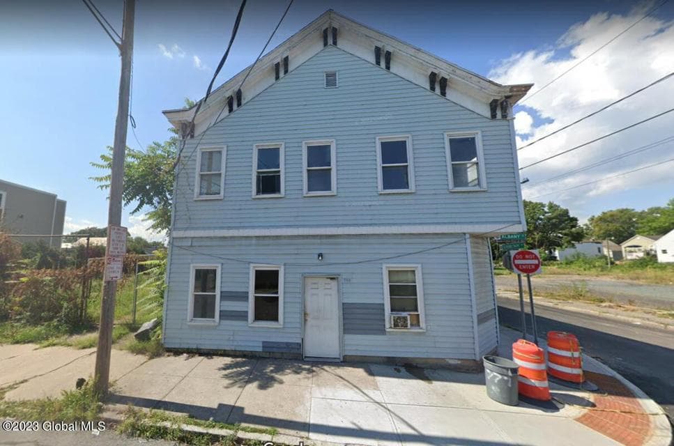 758 Albany Street, Schenectady, NY 12307