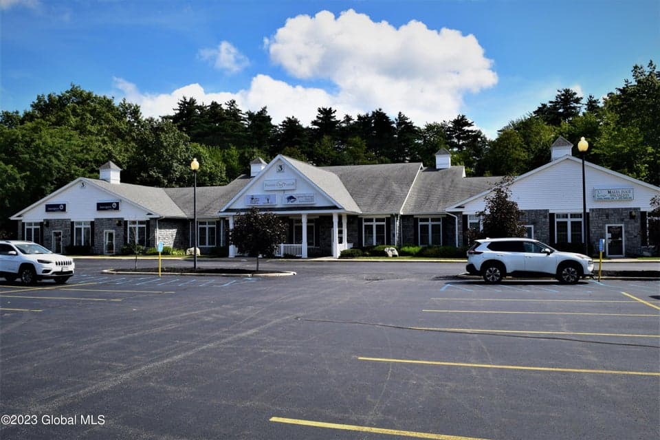 1 Hemphill Place, Malta, NY, photo 1