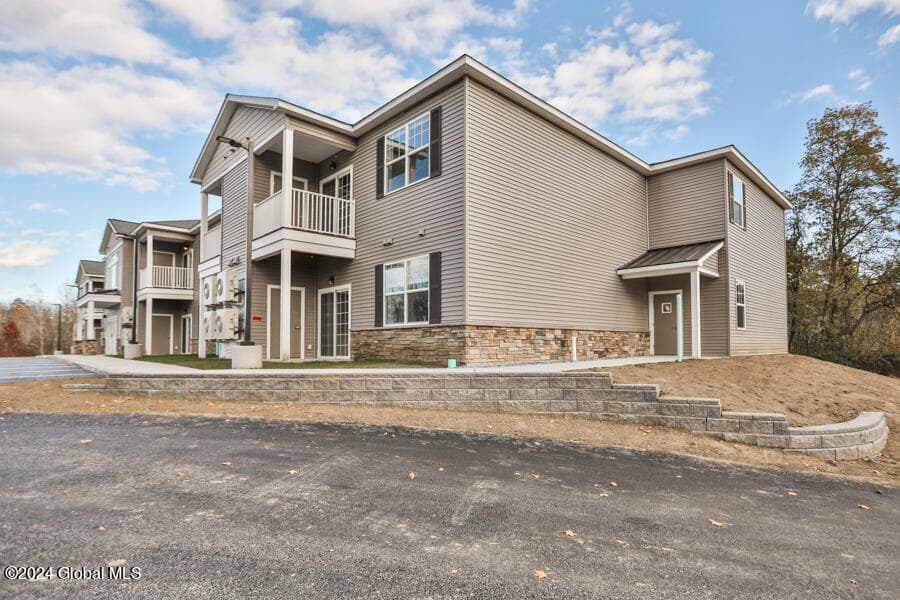 30 Pine Lane, Albany, NY, photo 2