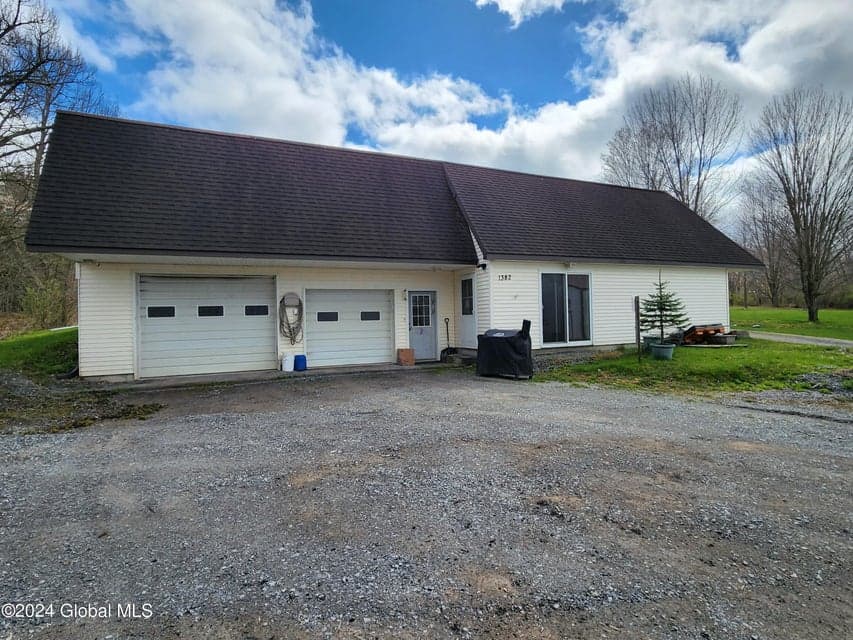 1382 Carlisle Road, Root, NY