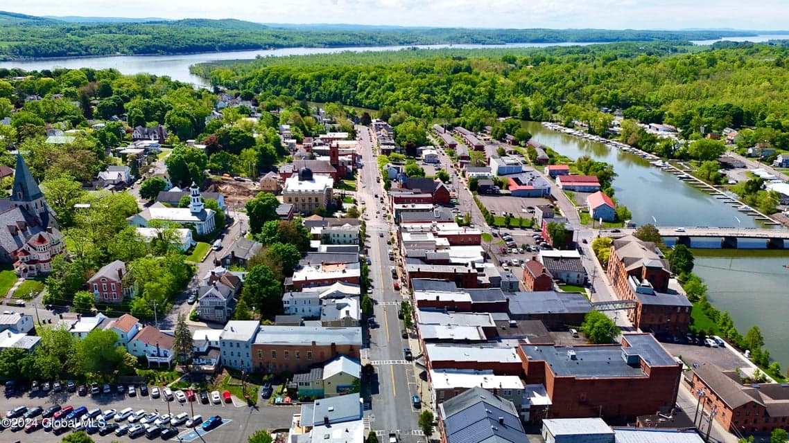 370 Main Street, Catskill, NY, photo 5