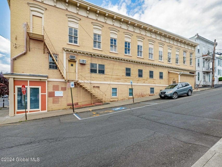 370 Main Street, Catskill, NY, photo 3