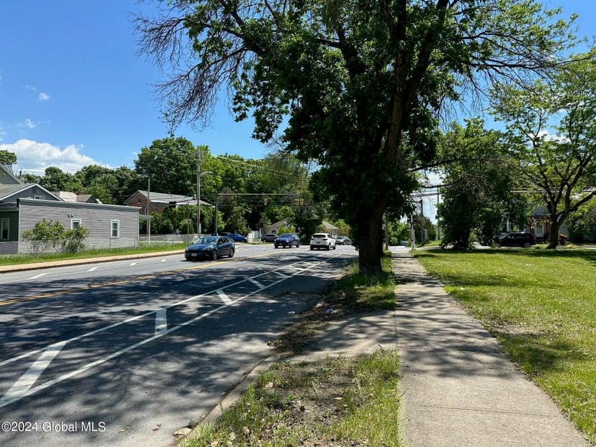 147 South Street, Glens Falls, NY, photo 4