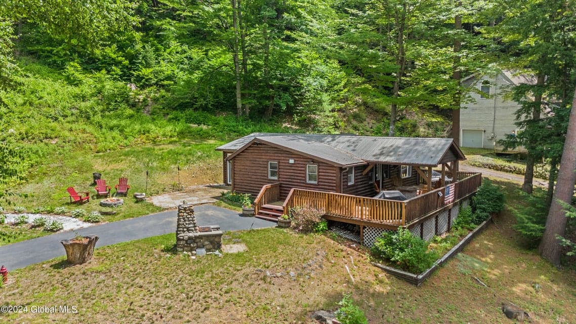 740 E River Drive, photo 4