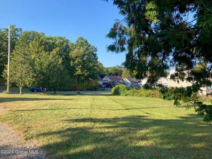 L14.200 Treadway Street, Ticonderoga, NY, photo 3