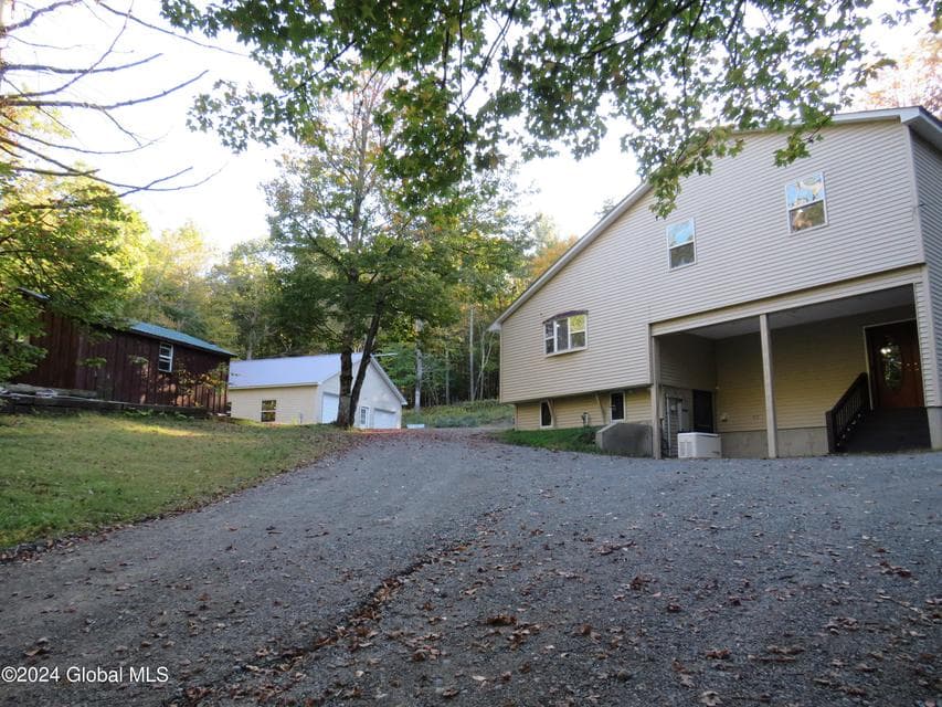 129 Ranger Road, photo 1