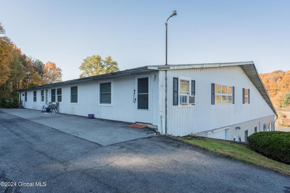 1118 Middle Line Road, photo 5