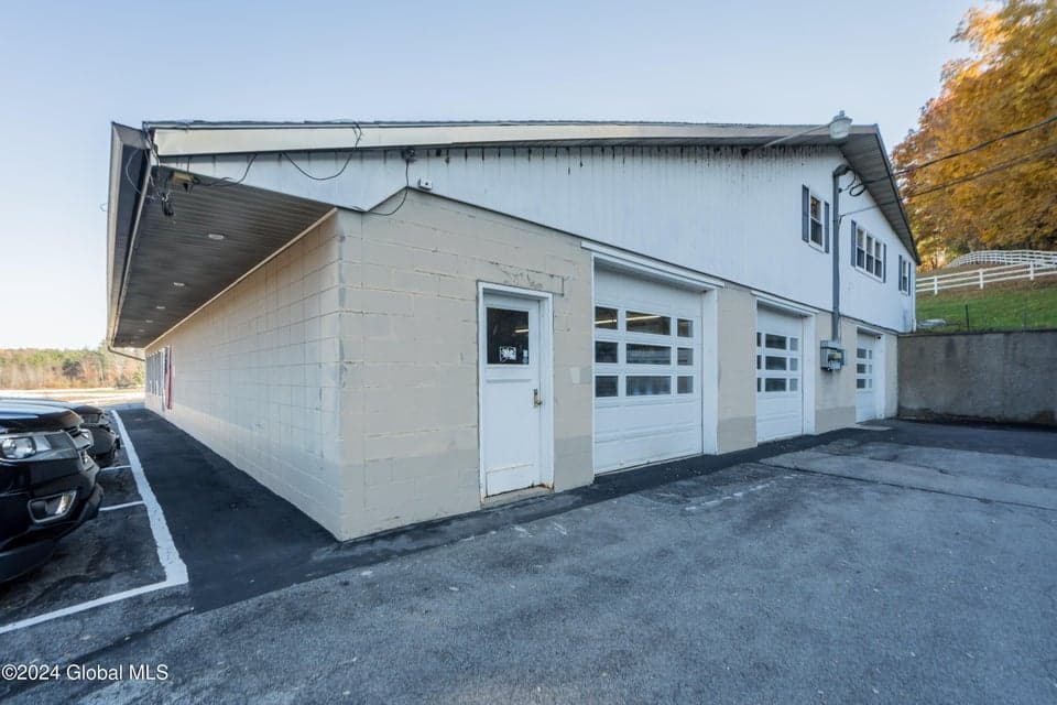 1118 Middle Line Road, photo 3