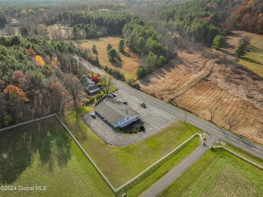 1118 Middle Line Road, photo 1