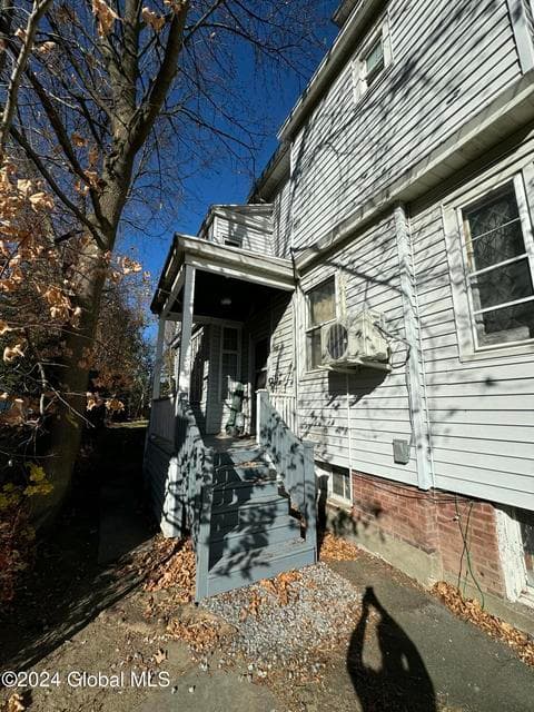 7 Collins Avenue, photo 3