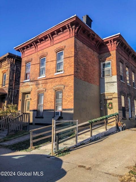 250 E Main Street, Amsterdam, NY, photo 3