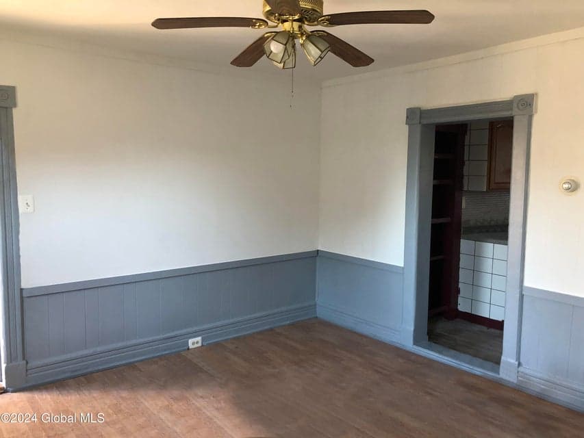 3 5 7 First Avenue, photo 5
