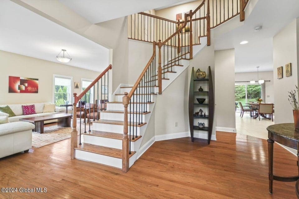 4056 Windsor Drive, Niskayuna, NY, photo 3