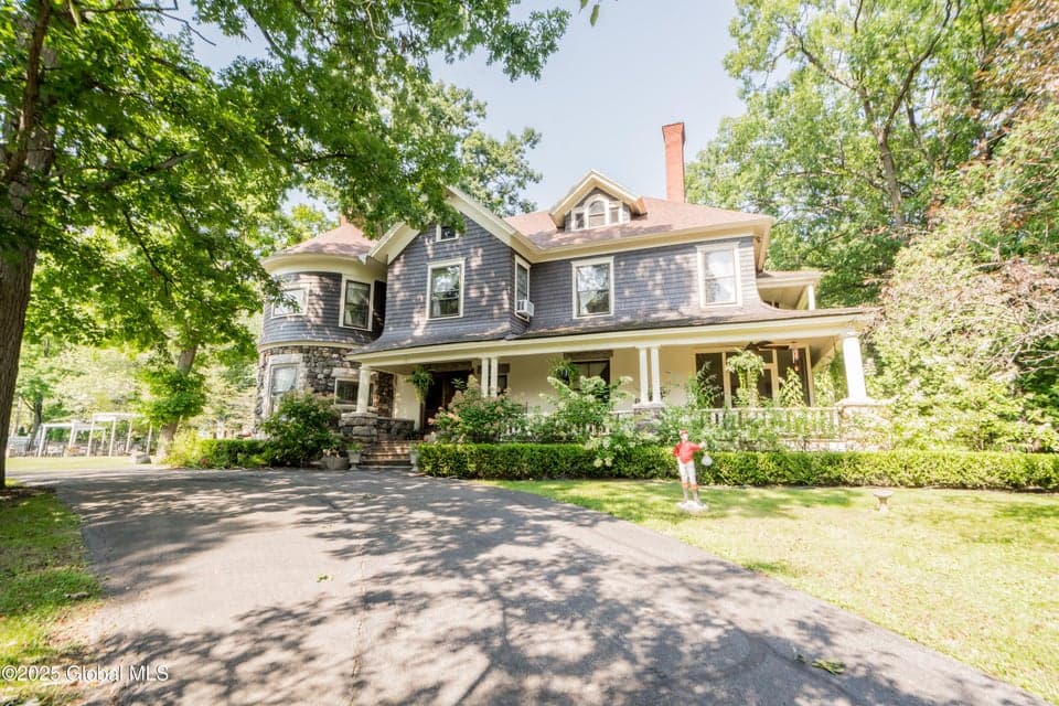 321 Guy Park Avenue, Amsterdam, NY, photo 1