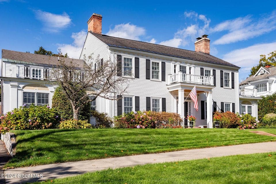 595 N Broadway, Saratoga Springs, NY, photo 1