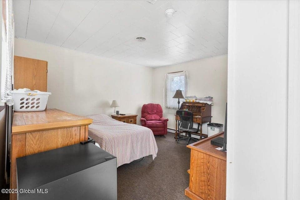 1049 River Road, photo 4