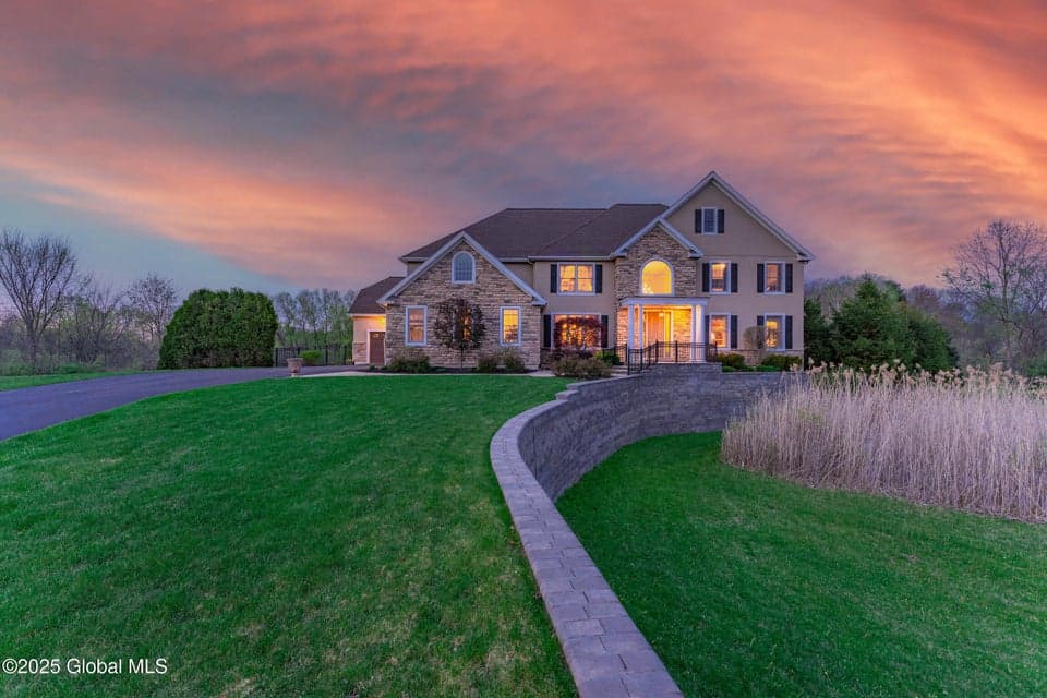 1014 Catherines Woods Drive, Niskayuna, NY, photo 1