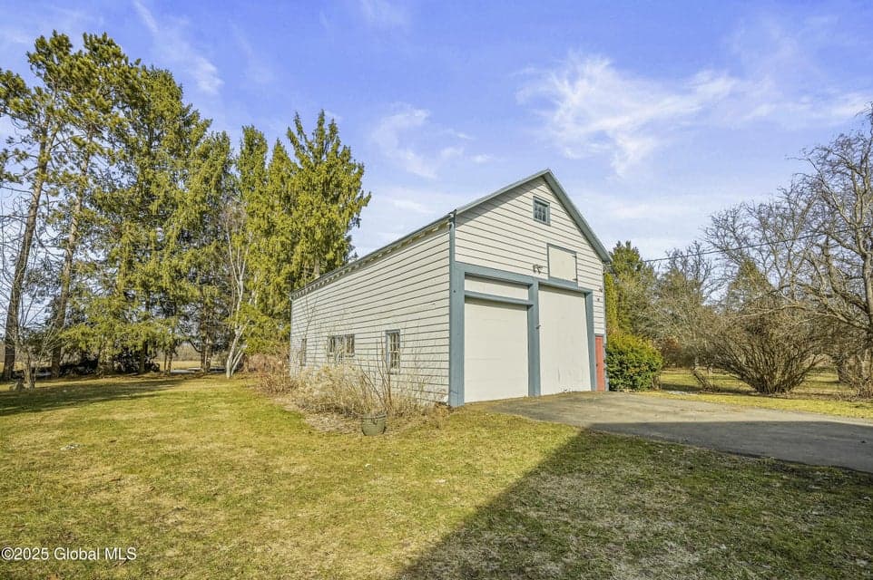 631 Latimer Hill Road, photo 3