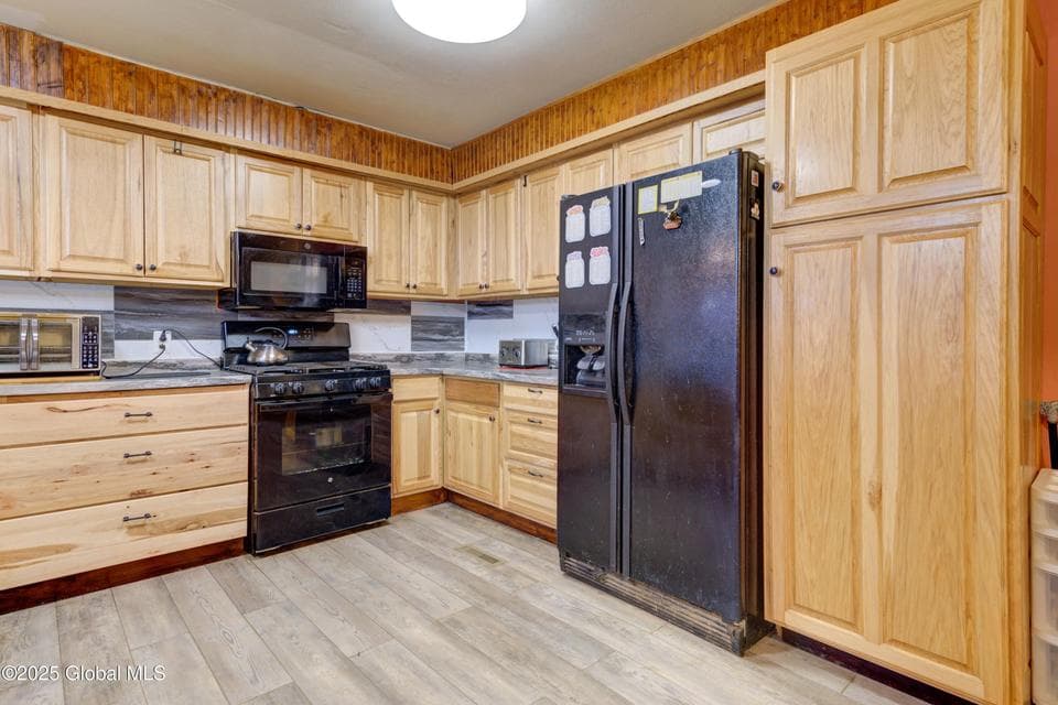 589 Anderson Road, photo 5