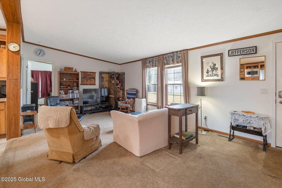 154 Forest Lane, photo 4