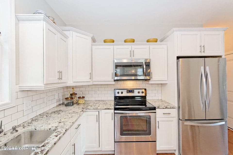 11 Brookhaven Court, photo 3