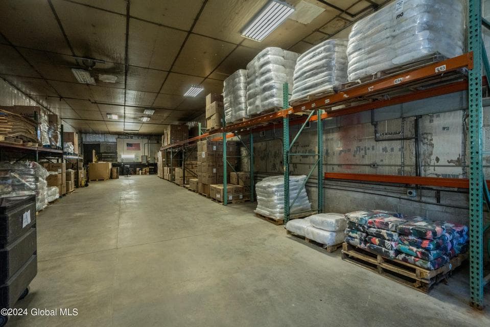 24 W Main Street, photo 2