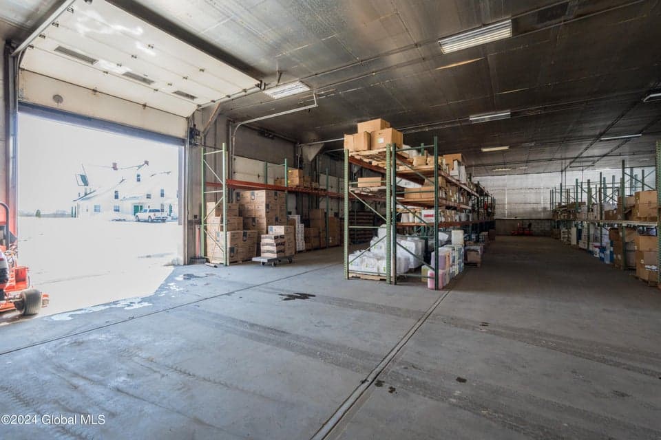 24 W Main Street, photo 4