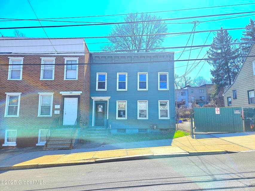 124 2nd Avenue, photo 1