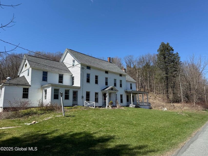 17971 NY-22, photo 2