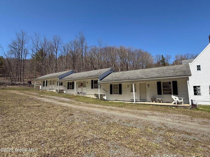 17971 NY-22, photo 4