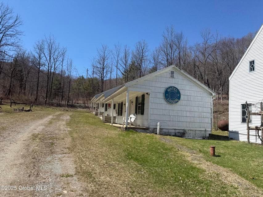 17971 NY-22, photo 5