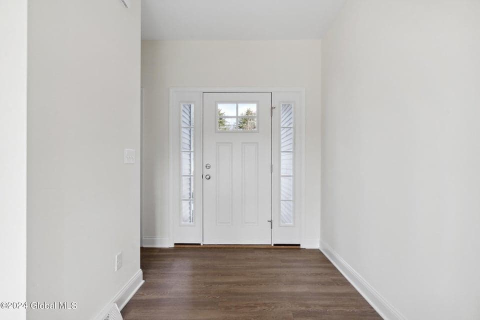 7 Brookhaven Court, Wilton, NY, photo 3