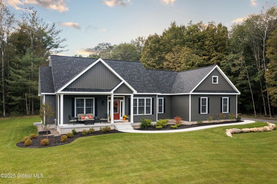 18 Crestwood Drive, Greenfield, NY, photo 3