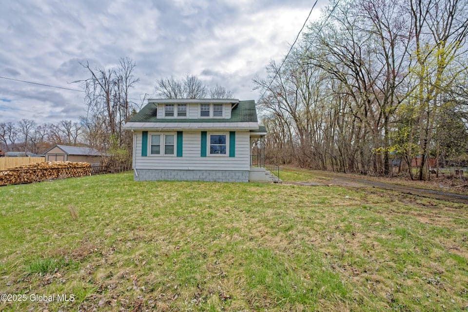 387 Hudson River Road, photo 2