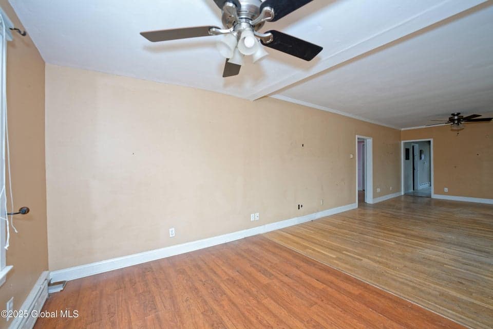387 Hudson River Road, photo 4