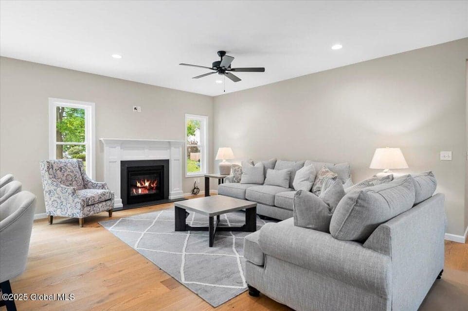 4 Berry Drive, Queensbury, NY, photo 2