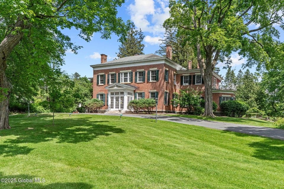 96 Thompson Hill Road, photo 1