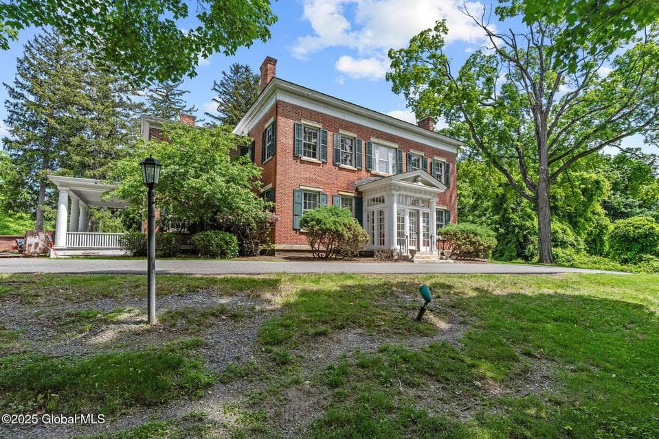 96 Thompson Hill Road, photo 3