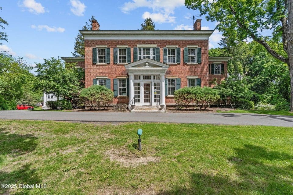 96 Thompson Hill Road, photo 2