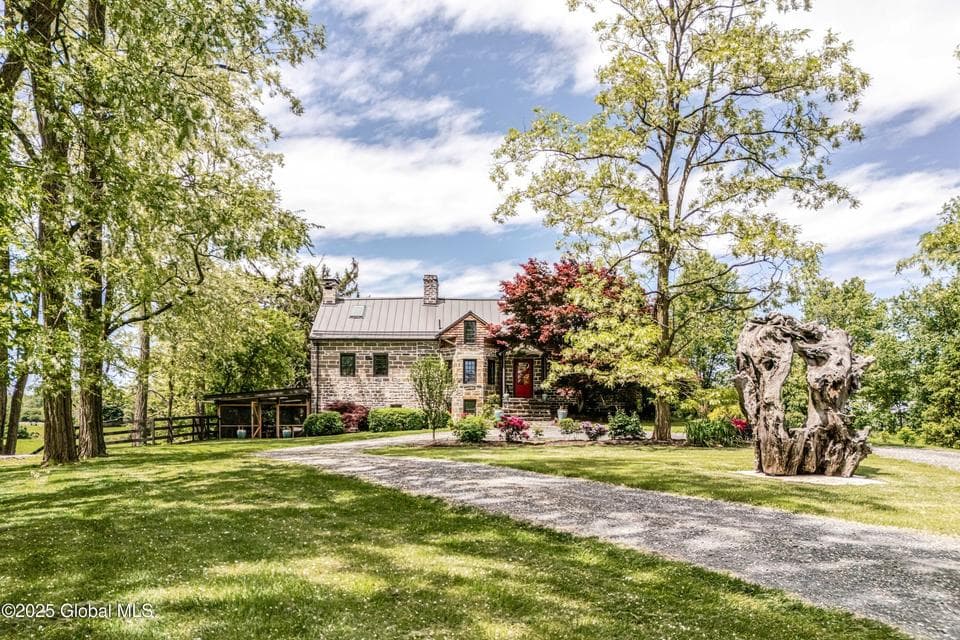26 Roberson Avenue, photo 1