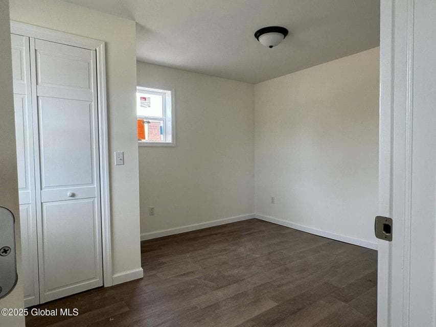 56 Race Track Road, photo 2