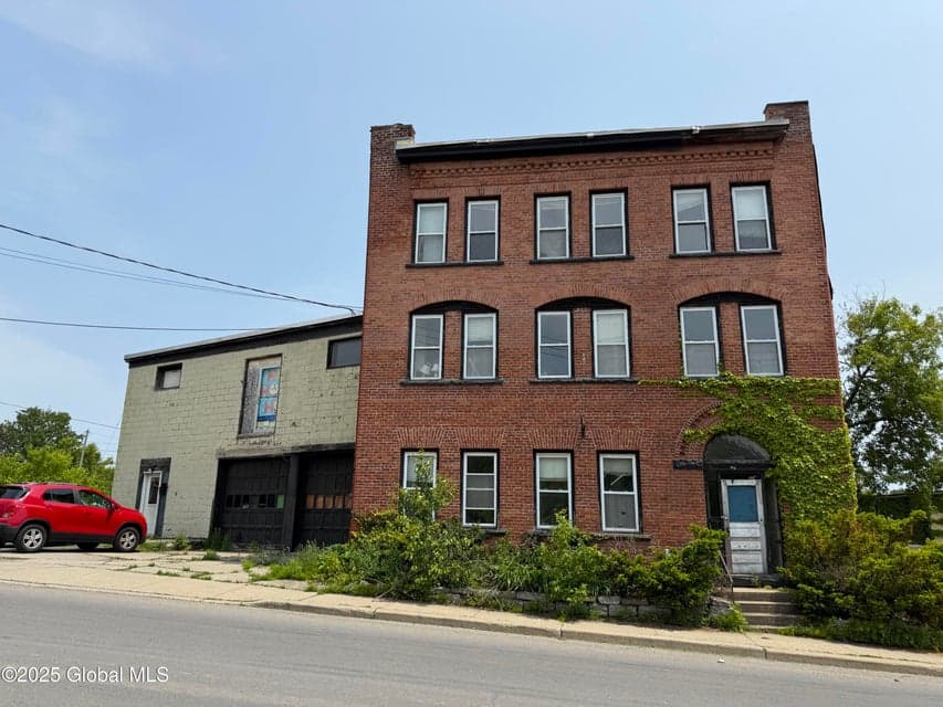22 Cayadutta Street, Gloversville, NY, photo 3