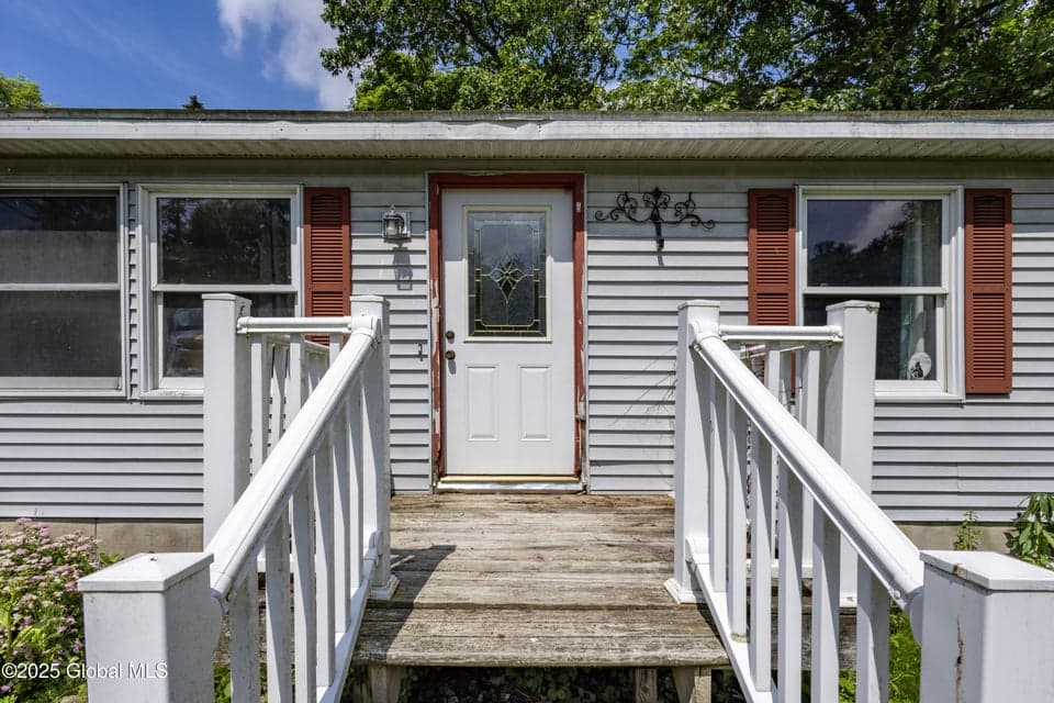13 Eastside Drive, Clifton Park, NY, photo 3