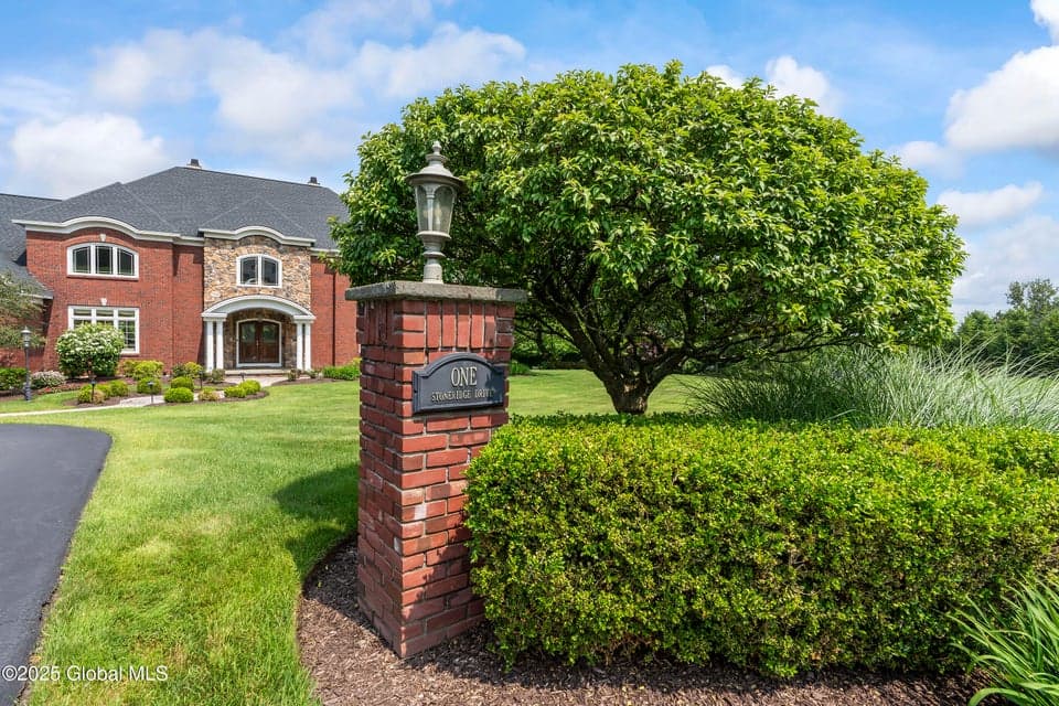 1 Stoneridge Drive, Loudonville, NY, photo 4