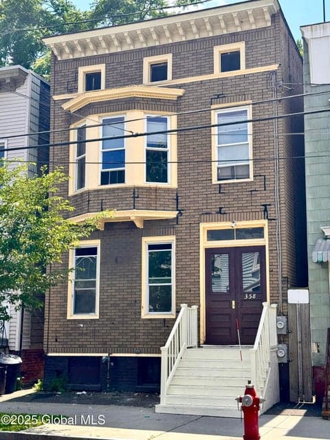 358 2nd Street, photo 2