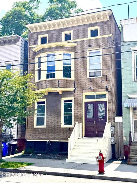 358 2nd Street, photo 1