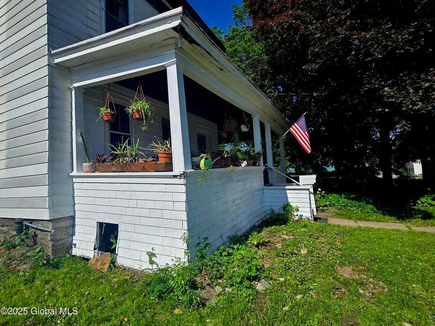 110 Montgomery Street, photo 3