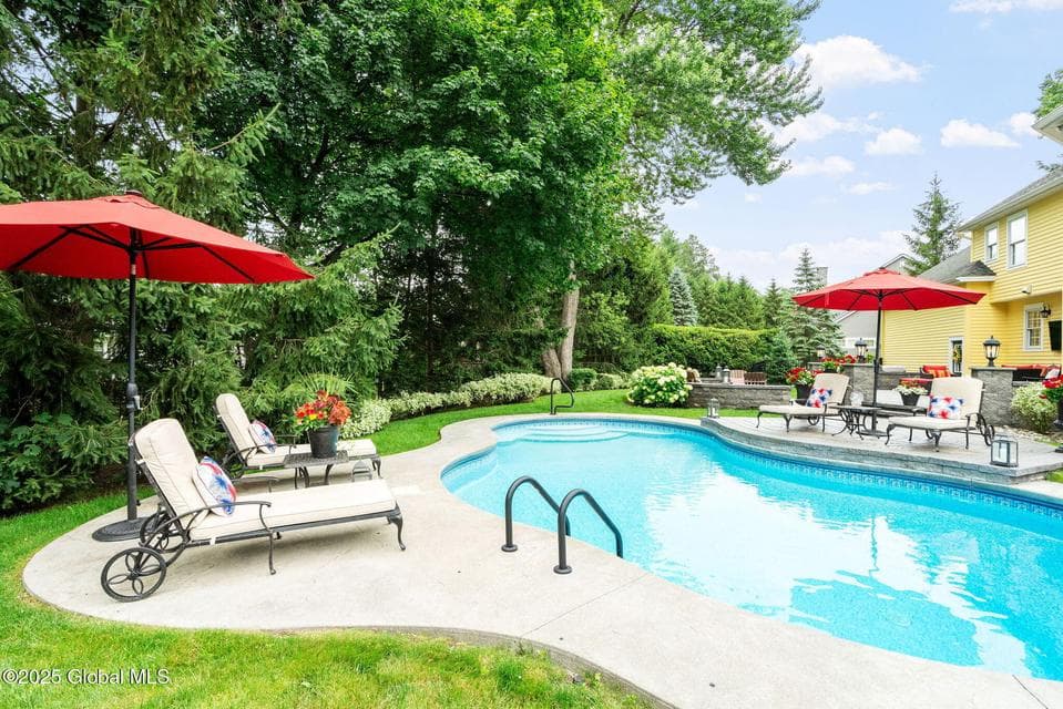 4 Graystone Road, Loudonville, NY, photo 2
